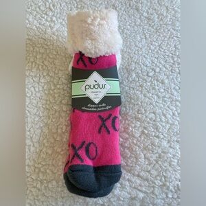 NWT Pudus Lifestyle Co. slipper socks with nonslip grippers on bottom, unisex ￼